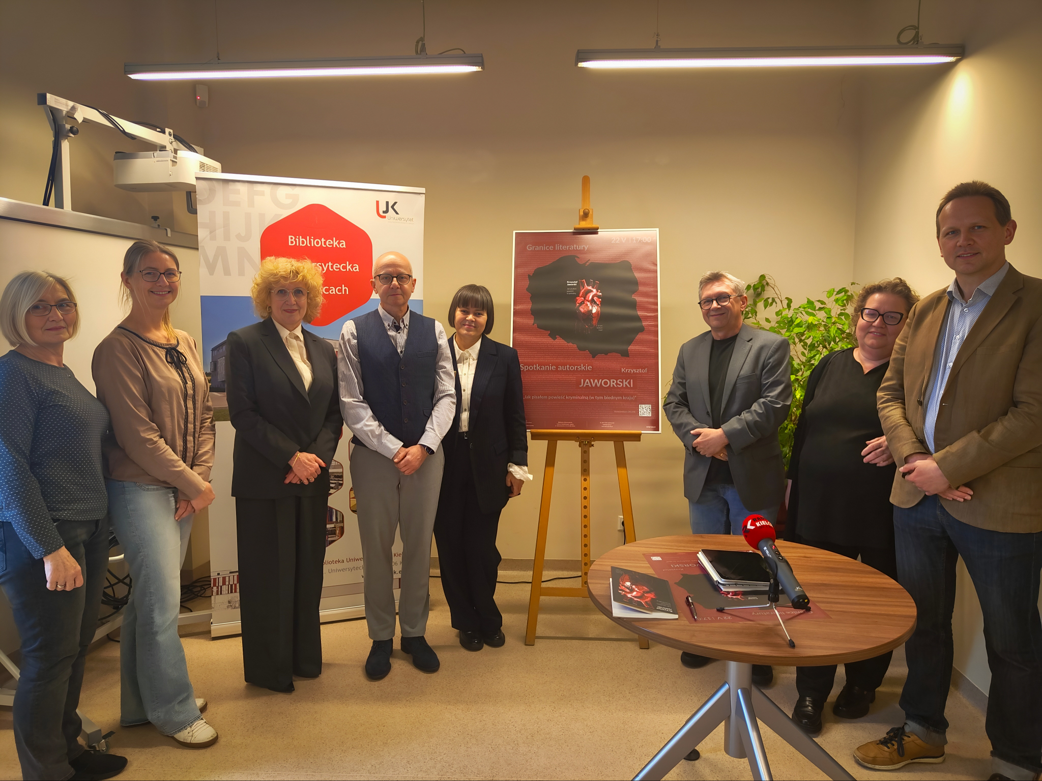 Przejdź do galerii Fotorelacja ze spotkania z Krzysztofem Jaworskim