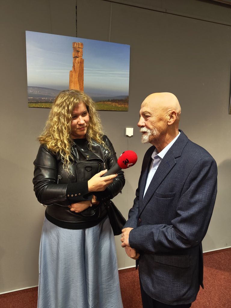 Zdjęcie przedstawia wywiad z Radiem Kielce.