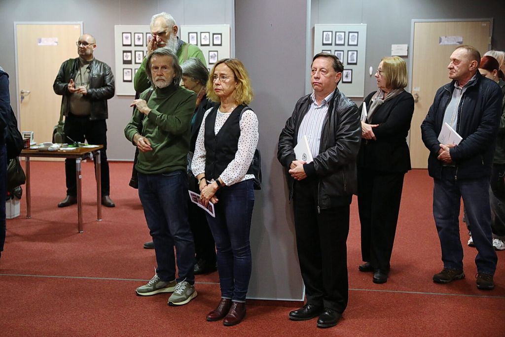 Uczestnicy słuchają wystąpienia Fot. Wiktor Taszłow – Radio Kielce