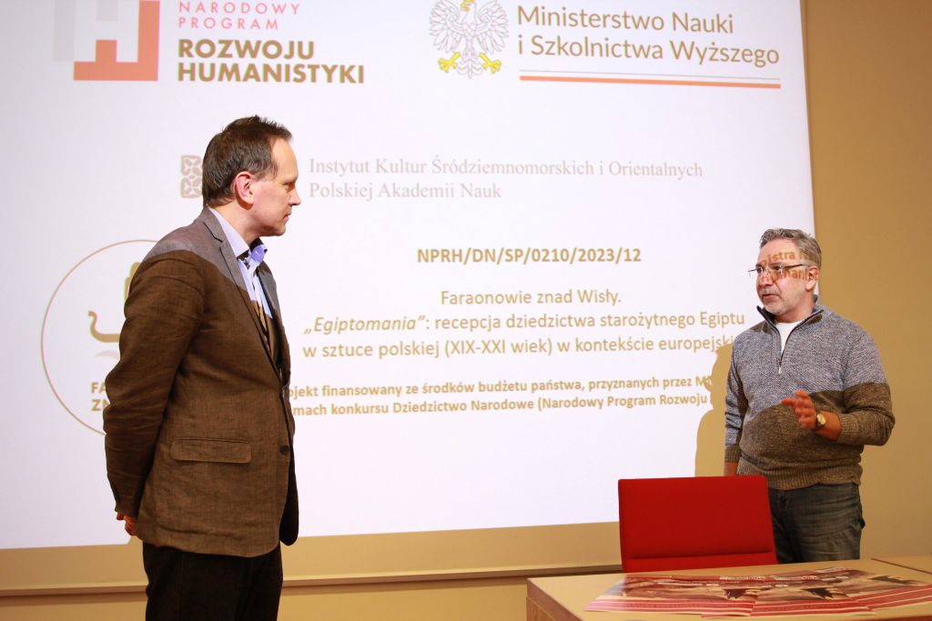 Dyrektor Biblioteki zapowiada otwarcie wykładu. 