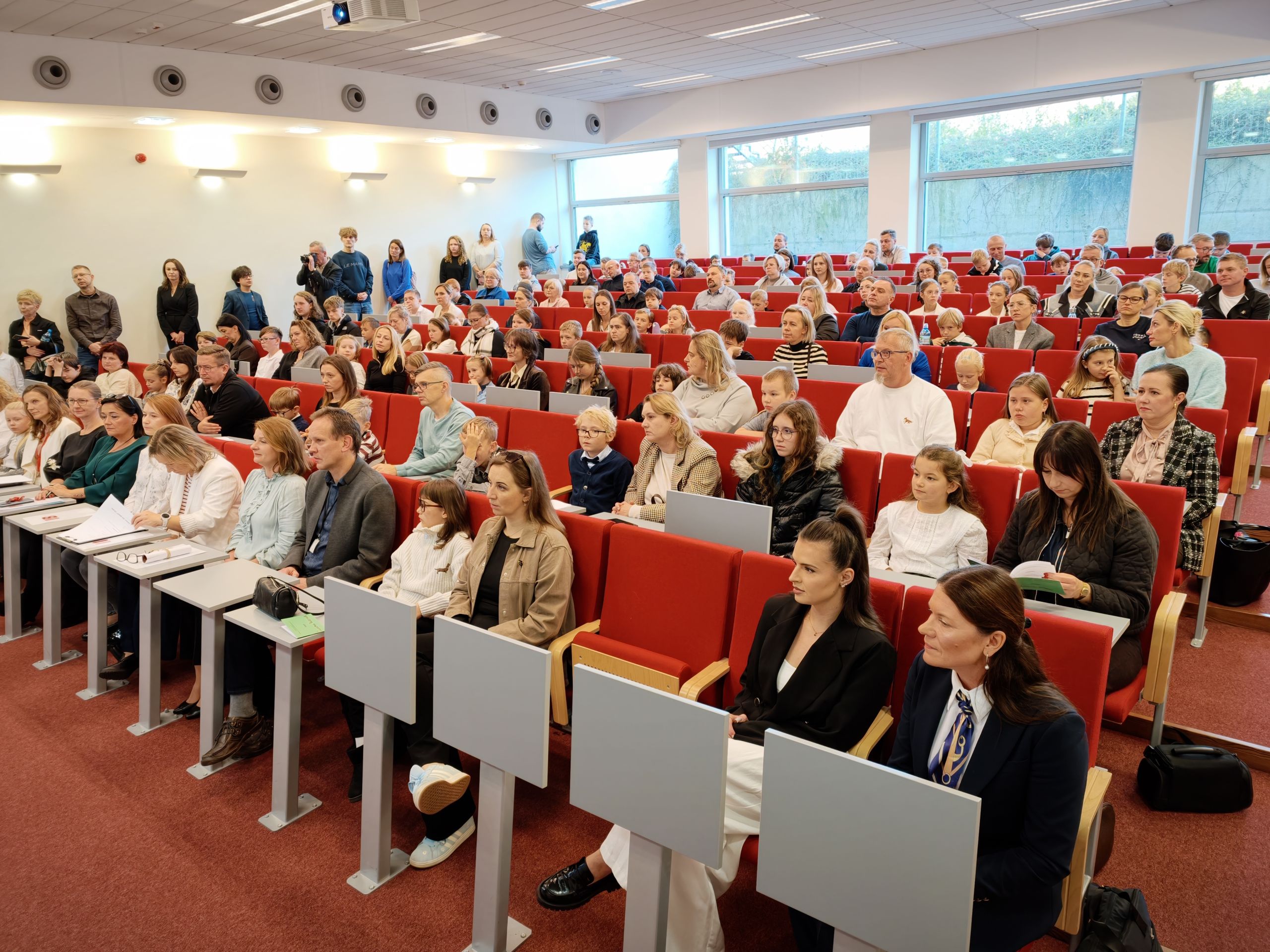 Przejdź do galerii Fotorelacja inauguracji Uniwersytetu Dziecięcego UJK w Bibliotece!